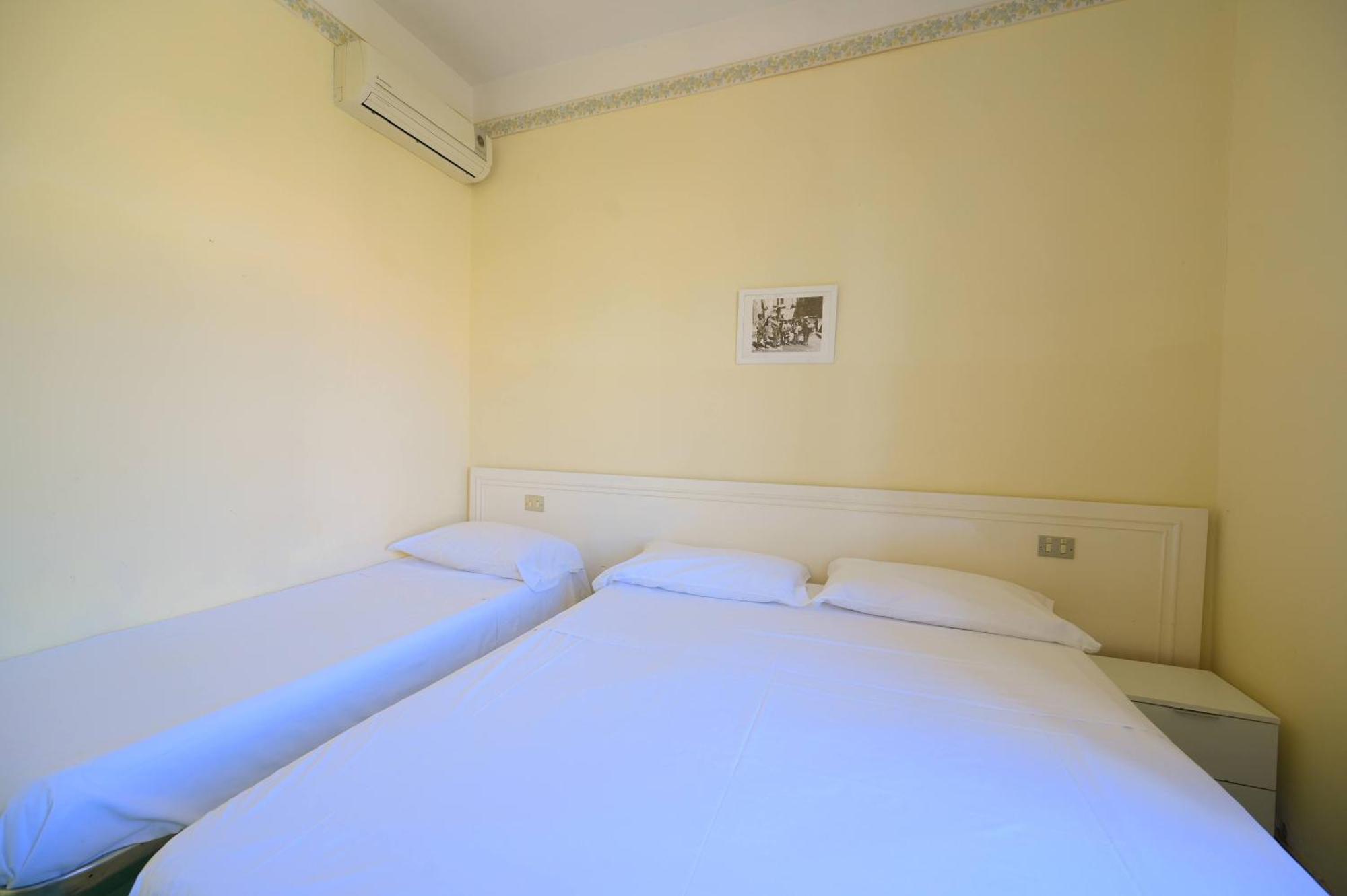 Villa Diana - Beach & Rooms Isquia Exterior foto