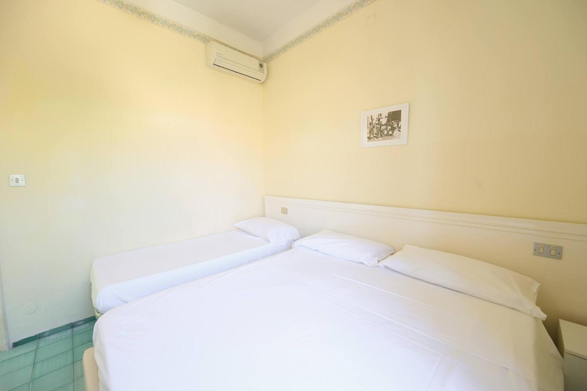 Villa Diana - Beach & Rooms Isquia Exterior foto