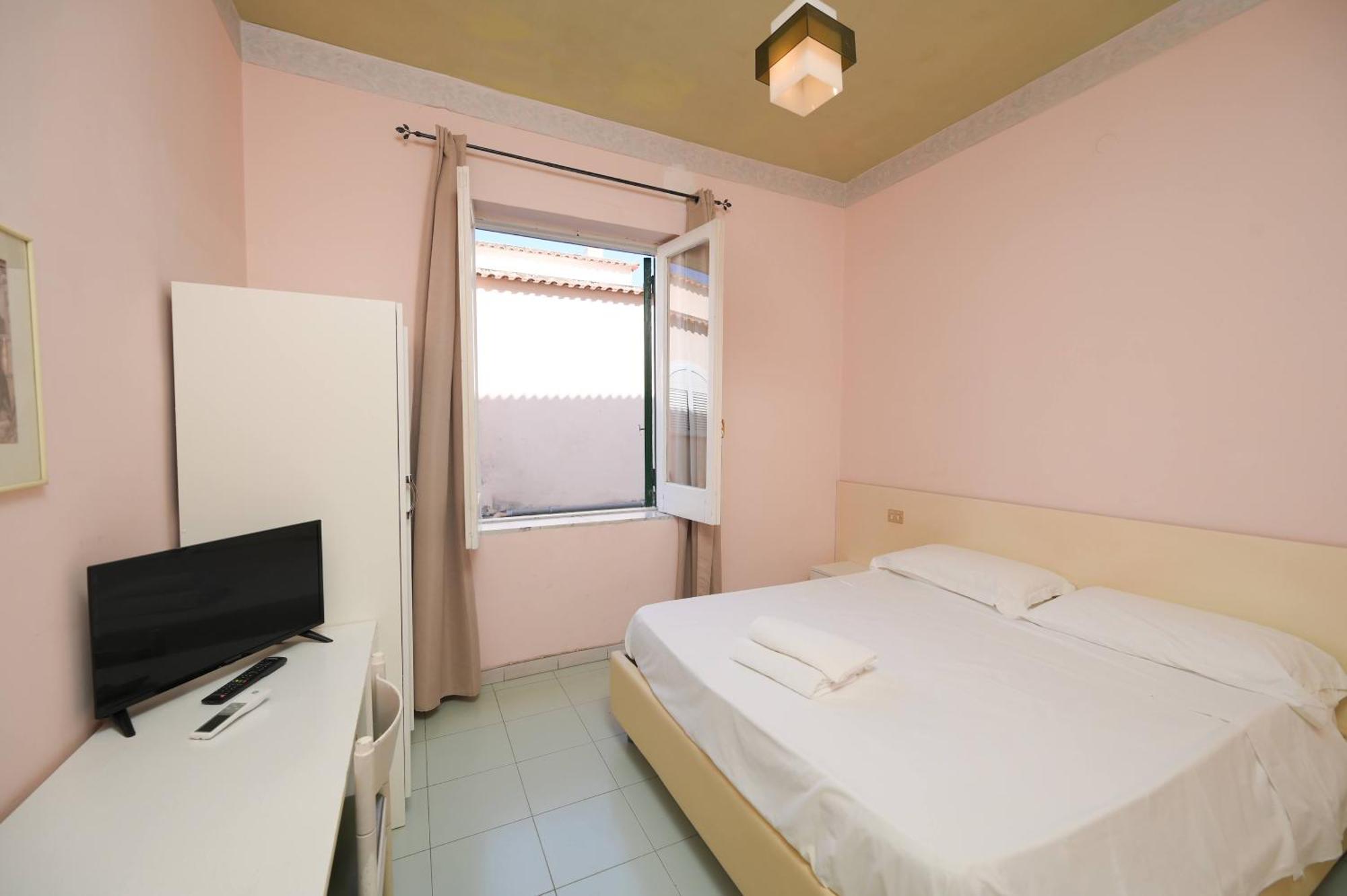 Villa Diana - Beach & Rooms Isquia Exterior foto