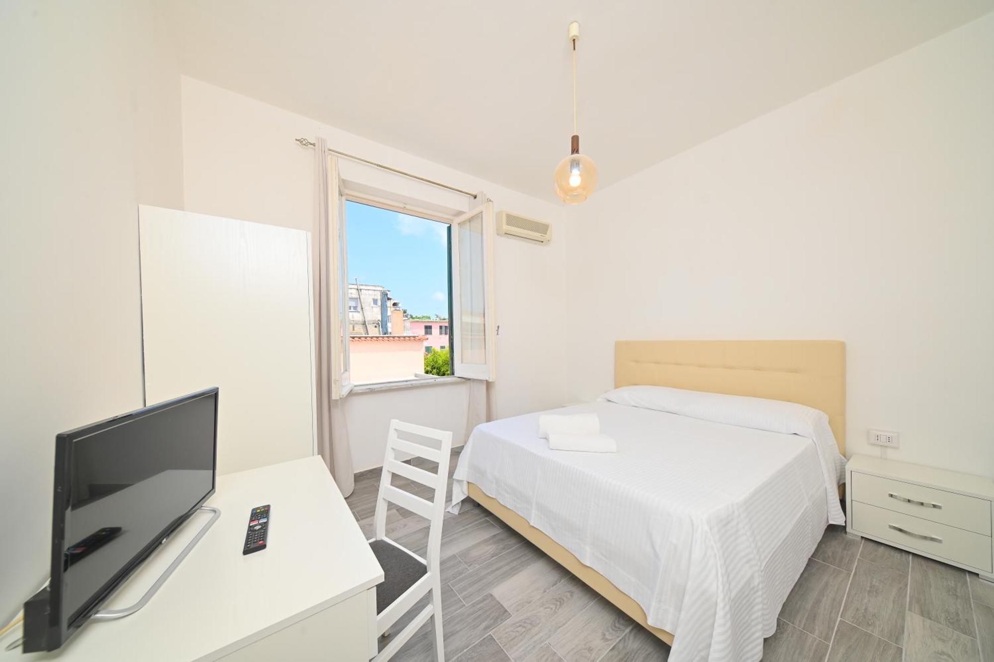 Villa Diana - Beach & Rooms Isquia Exterior foto